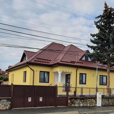Yellow House Sibiu Eksteriør billede